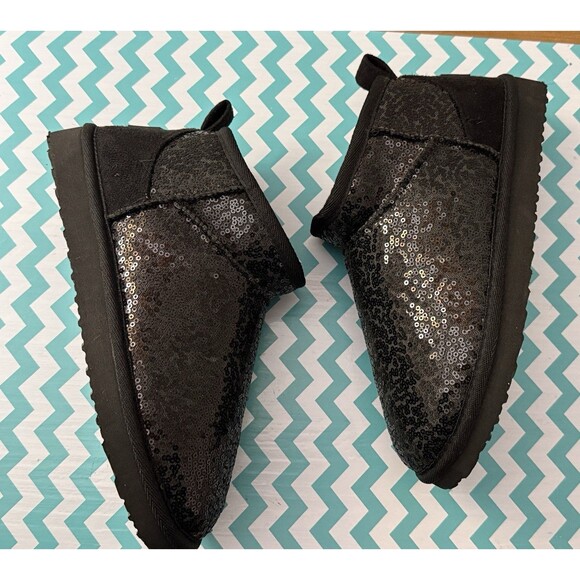 New - Simply Southern Sequined Black Boot Slippers - Ladies Size 9 Booties Cozy - Picture 5 of 8
